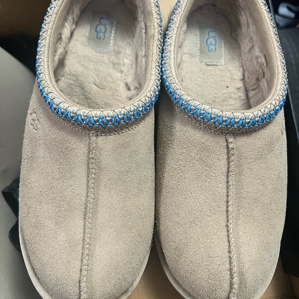 UGG Men's Beige Suede Slip-Ons with Blue Trim - Picture 7 of 12